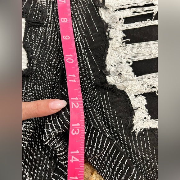 Guapi Shorts Mens 32 Black White Distressed Denim Limited Edition Shredded Raw - Picture 6 of 10